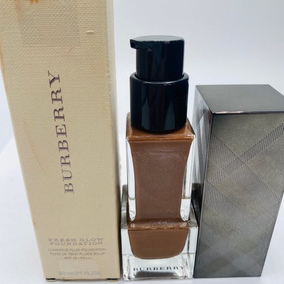 Burberry Other - Burberry Matte Glow Foundation Color Deep Brown  Nº 66  1.0oz / 30ml NWB